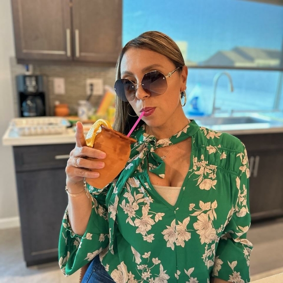 Meet your Posher, Nora 😊 - Picture 4 of 4